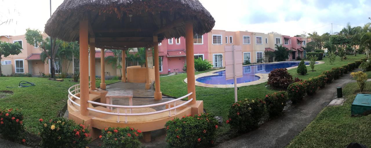 Fraccionamiento Flamingos Hotel Ixtapa  Exterior photo